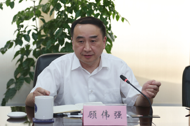 贵州法官各自介绍了本人简况,政治部副主任黄真伟介绍了我院概况,接待