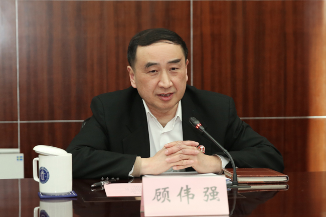 审委会专职委员姚辉,副巡视员叶春霞及该院有关职能部门负责人,深圳市