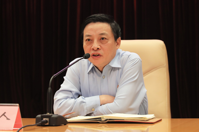 我院知名专家讲坛首秀开讲国防大学教授乔良应邀解读中美贸易战